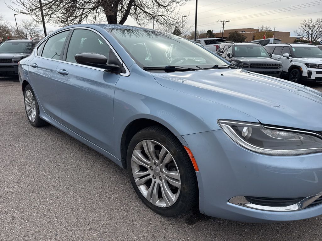 2015 Chrysler 200 Limited photo 4