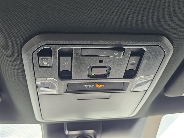 2025 Toyota Tundra Limited CrewMax photo 30
