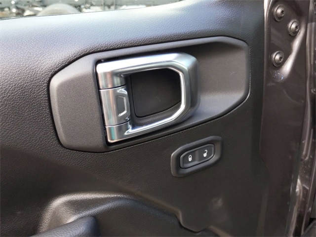 2025 Jeep Wrangler Sport photo 13
