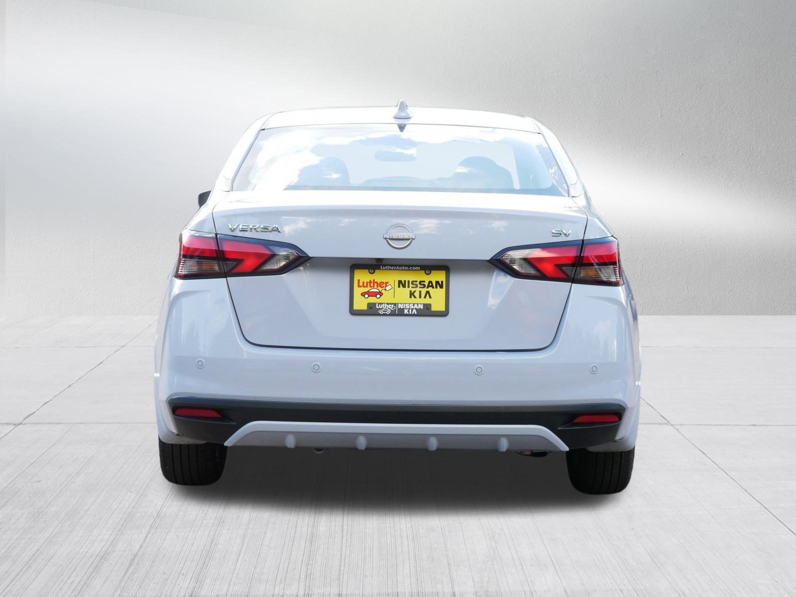 2024 Nissan Versa SV photo 6