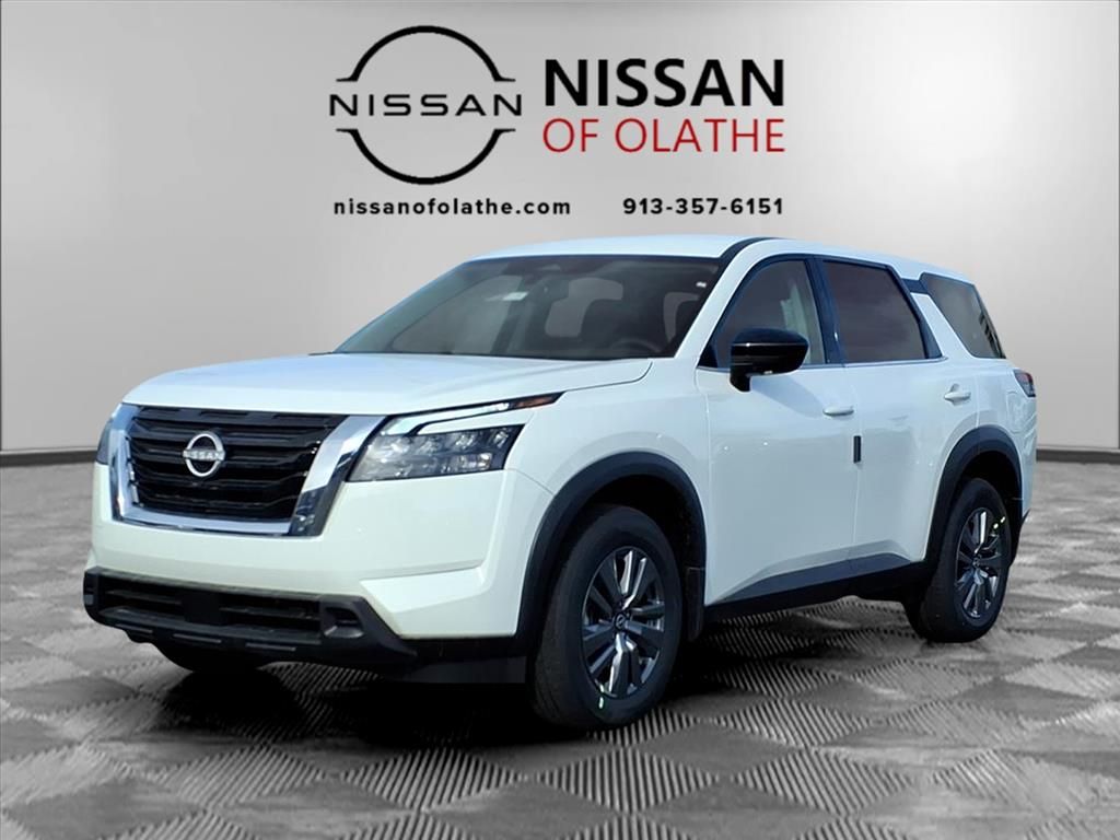 2025 Nissan Pathfinder S's photo