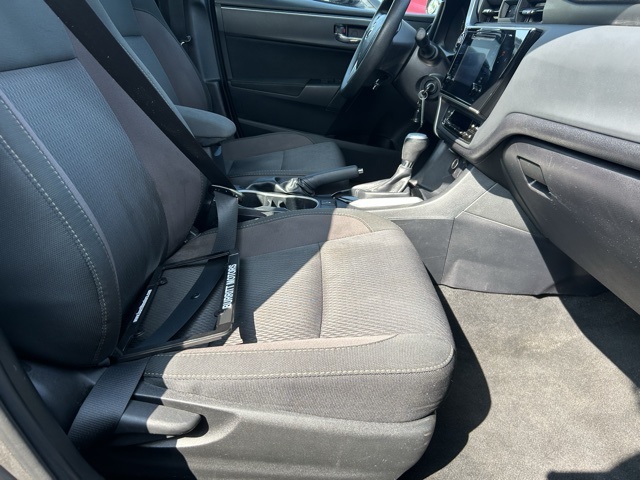 2018 Toyota Corolla L photo 17