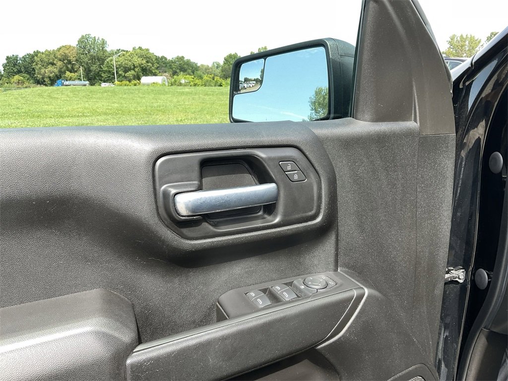 2021 Chevrolet Silverado 1500 Custom photo 14