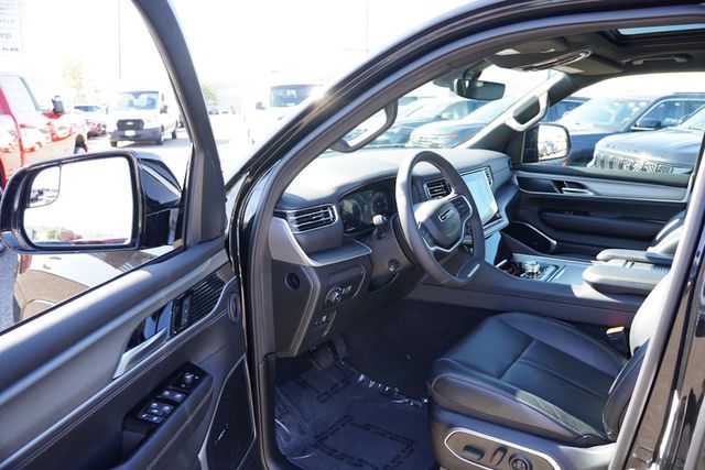 2025 Jeep Wagoneer Base photo 14