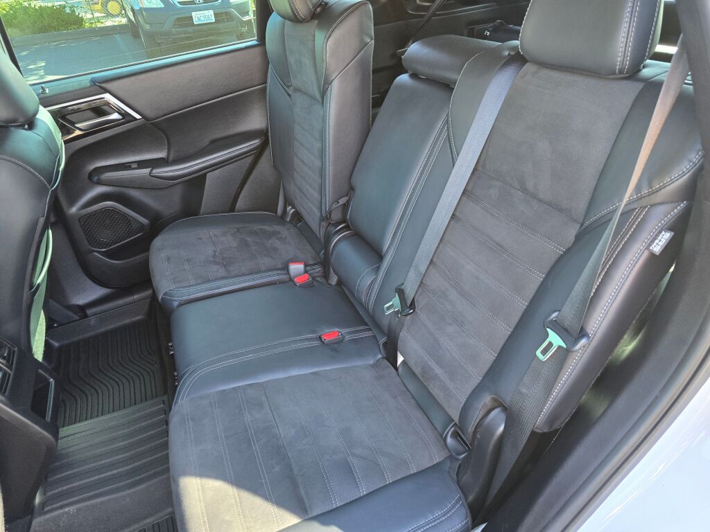 2023 Mitsubishi Outlander SE Black Edition Ralliart photo 16