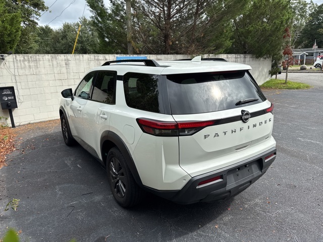 2022 Nissan Pathfinder SV photo 4