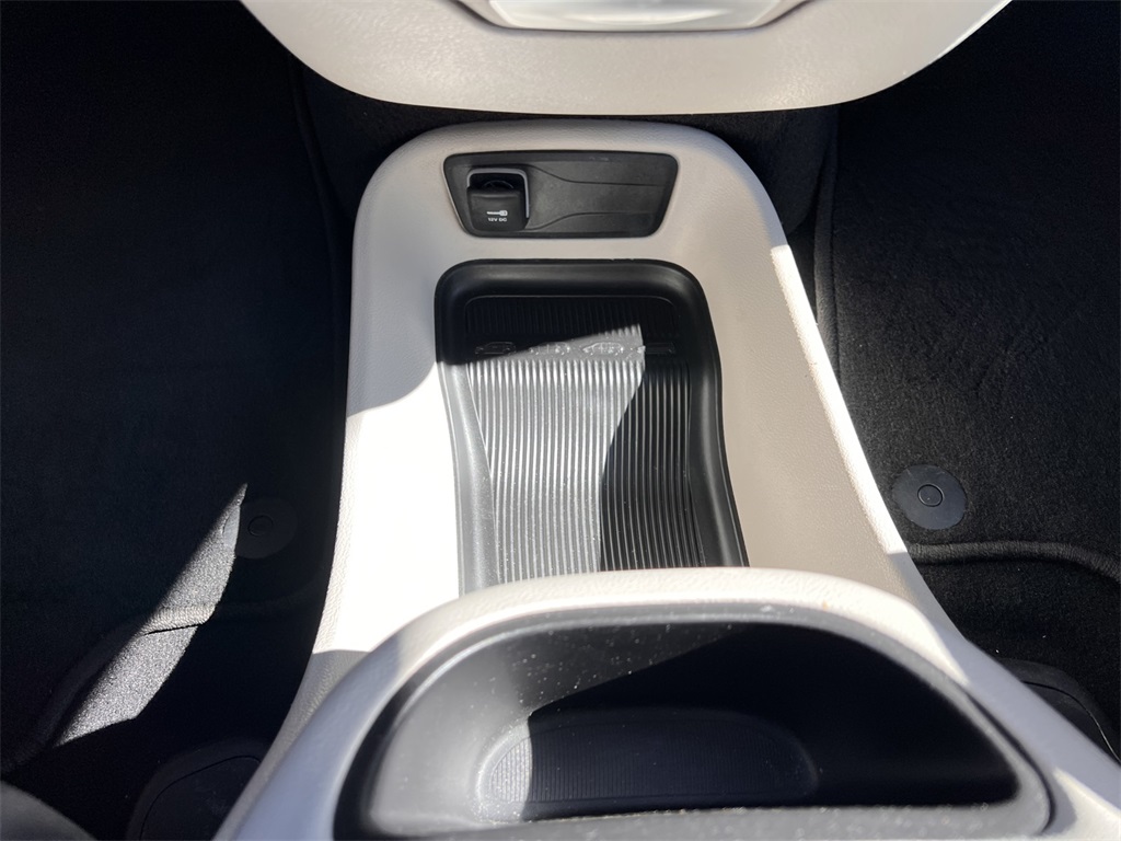 2024 Chrysler Pacifica Touring L photo 36