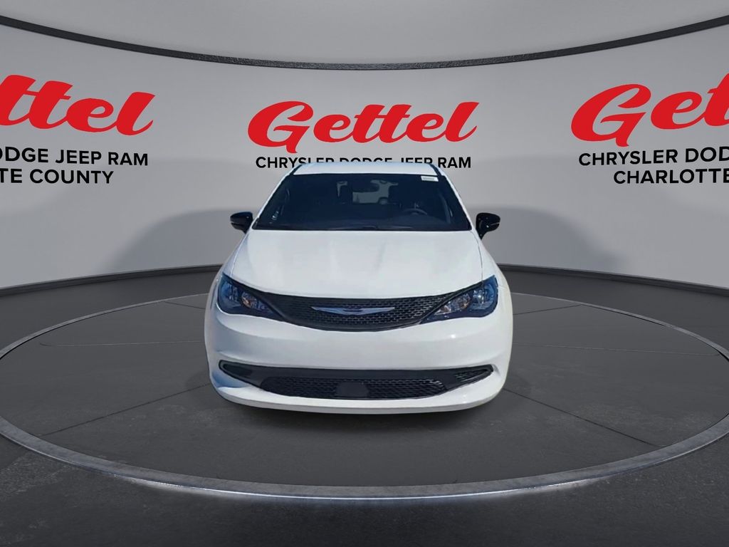 2026 Chrysler Voyager LX photo 3