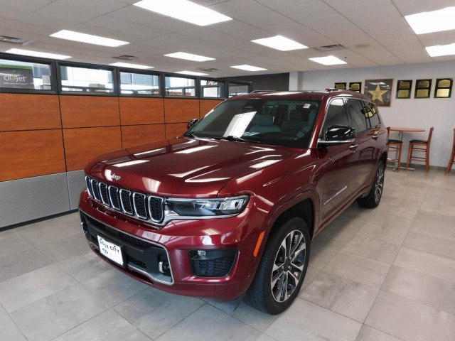 2021 Jeep Grand Cherokee L Overland's photo