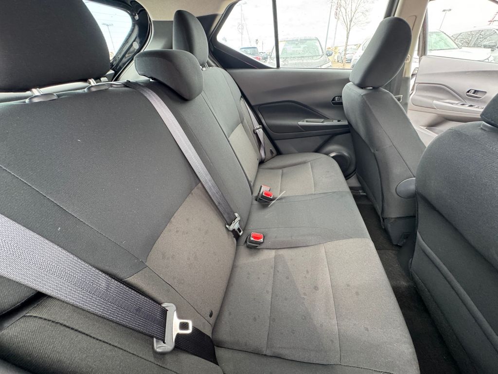 2025 Nissan Kicks Play S photo 17