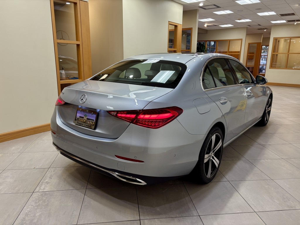 2025 Mercedes Benz C 300 photo 4