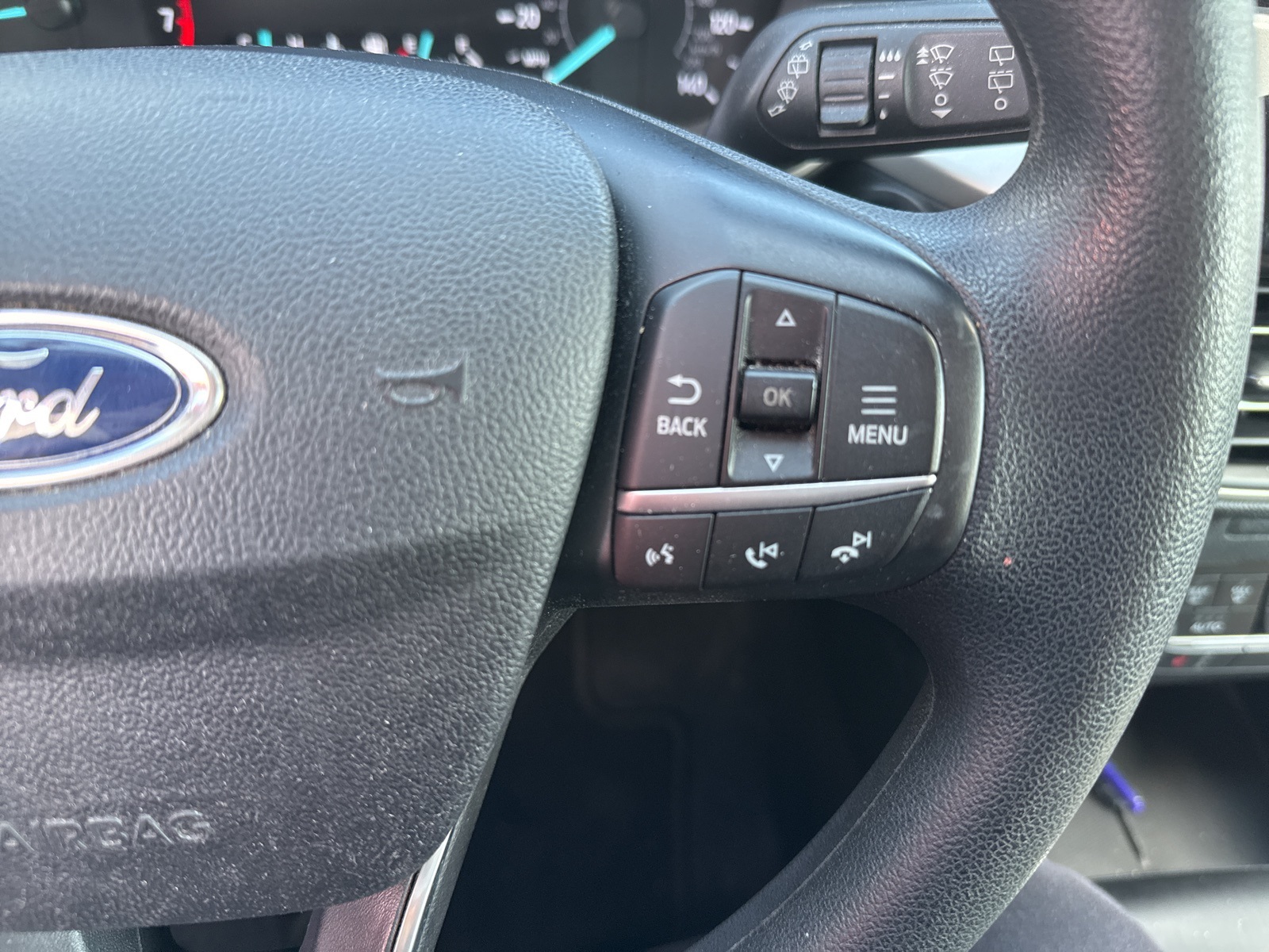 2020 Ford Escape SE photo 19