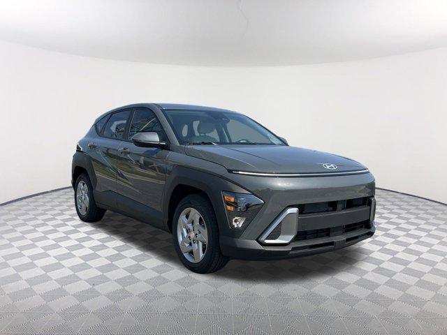 2026 Hyundai Kona SE photo 3