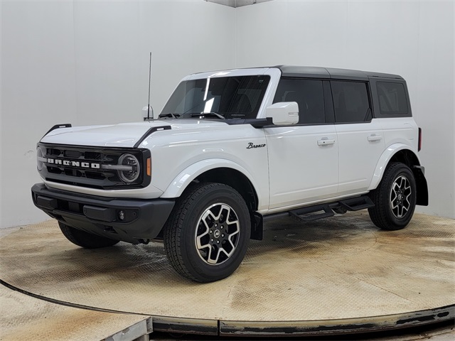 2023 Ford Bronco Outer Banks photo 9