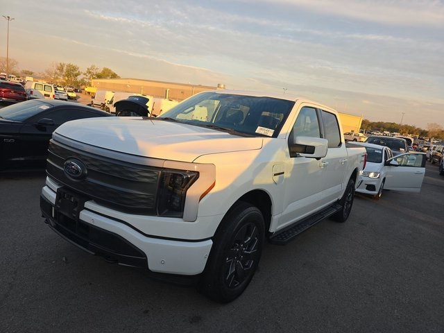 2022 Ford F-150 Lightning Lariat's photo
