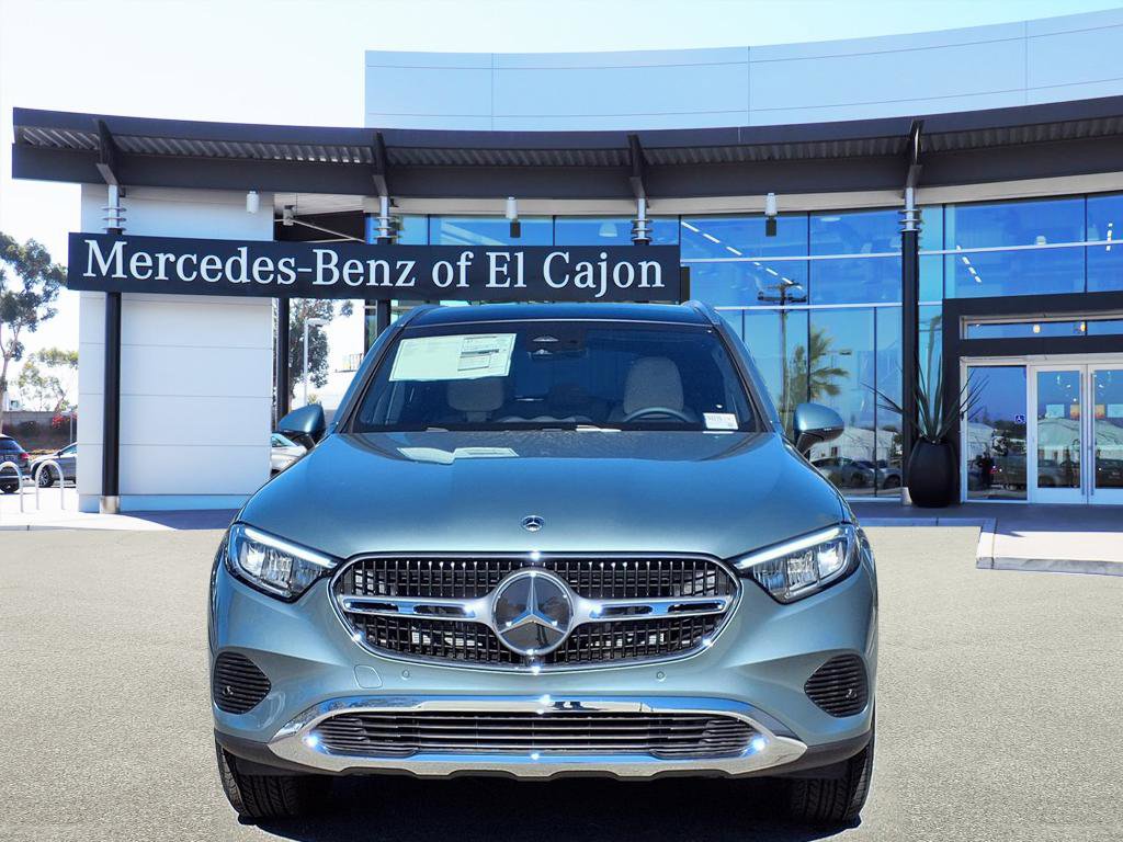 2026 Mercedes Benz GLC 300 photo 2