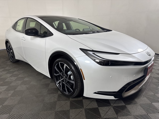 2026 Toyota Prius XSE's photo