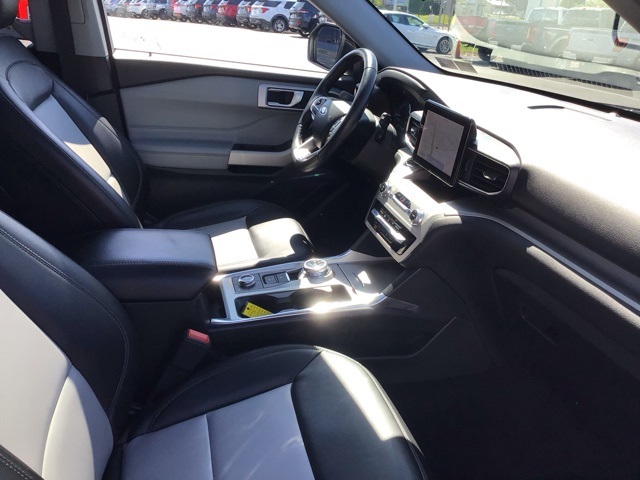 2022 Ford Explorer XLT photo 11