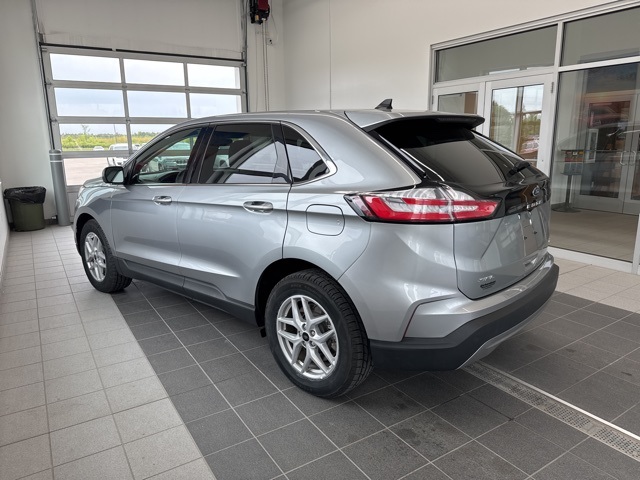 2024 Ford Edge SEL photo 3