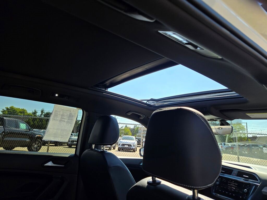 2021 Volkswagen Tiguan SE photo 8