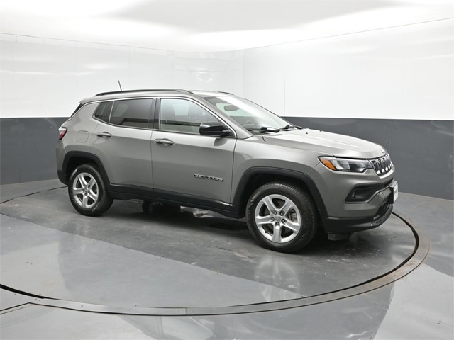 2023 Jeep Compass Latitude photo 4