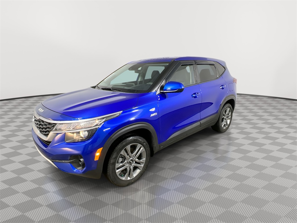 2022 Kia Seltos LX photo 2