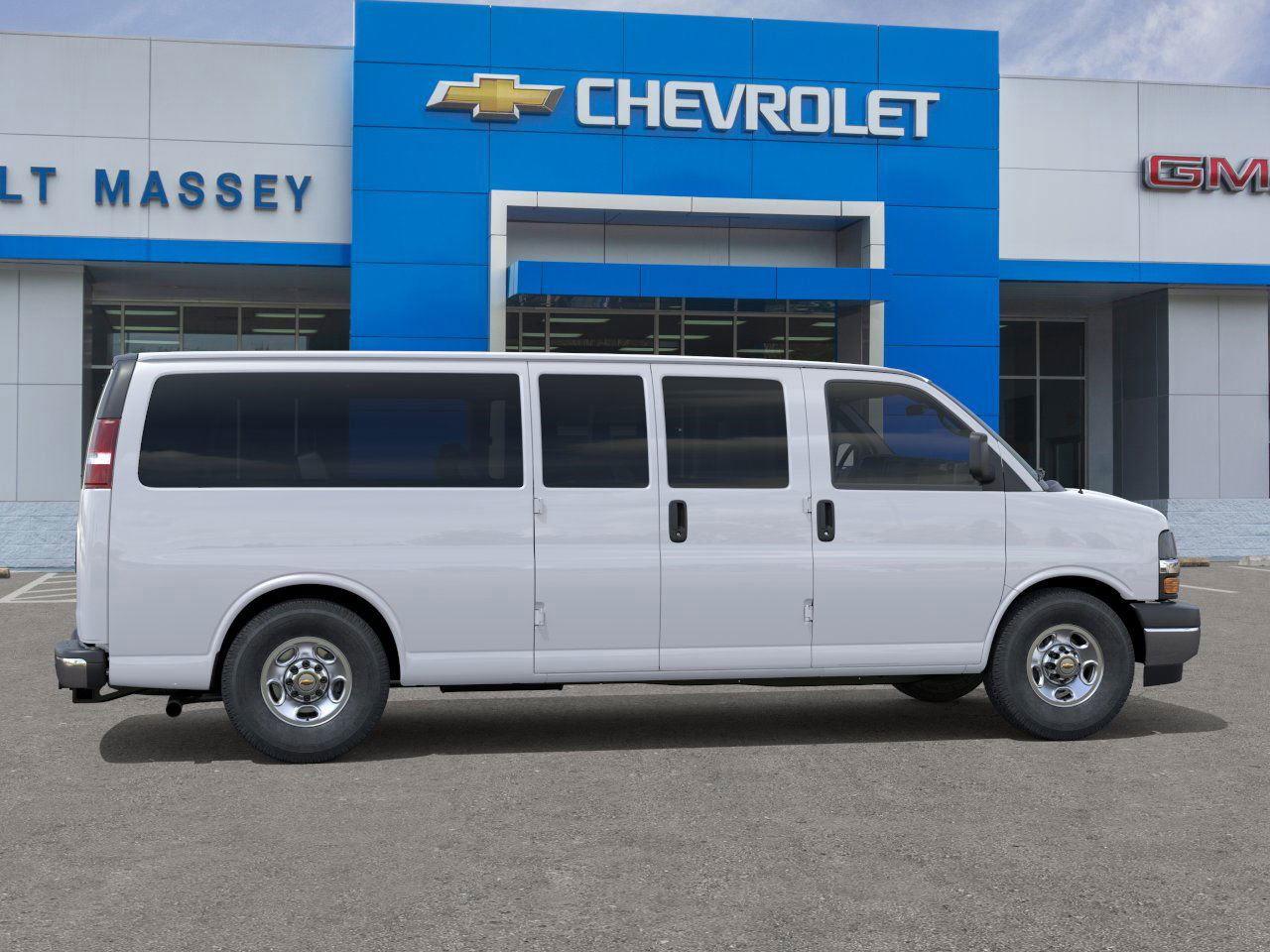 2025 Chevrolet Express Passenger 3500 photo 4
