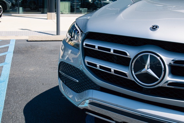 2022 Mercedes Benz GLS 450 4MATIC photo 3