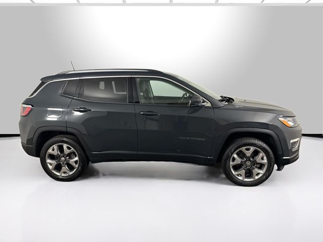 2017 Jeep Compass Limited photo 35