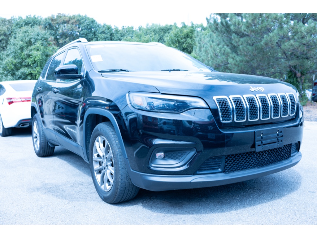 2020 Jeep Cherokee Latitude photo 2