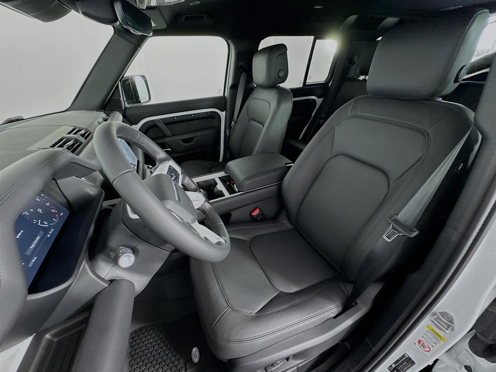 2025 Land Rover Defender 110 X-Dynamic SE photo 9