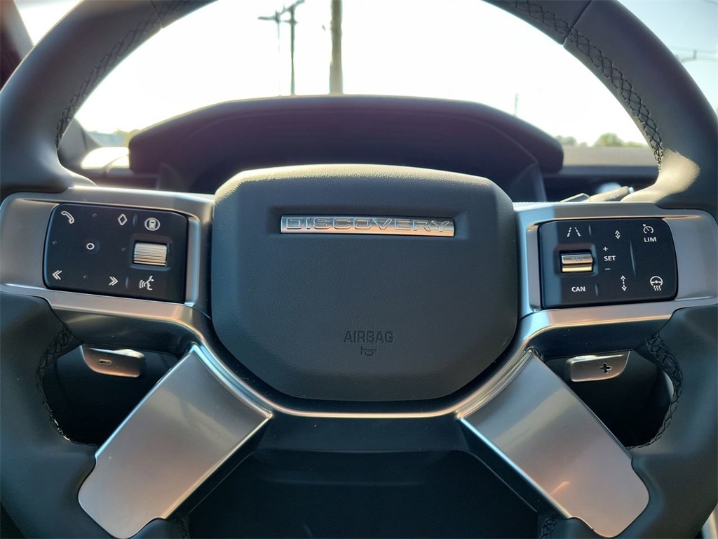 2025 Land Rover Discovery S photo 27