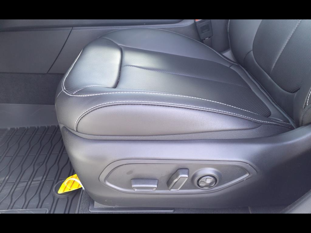 2025 Jeep Grand Cherokee Limited photo 8