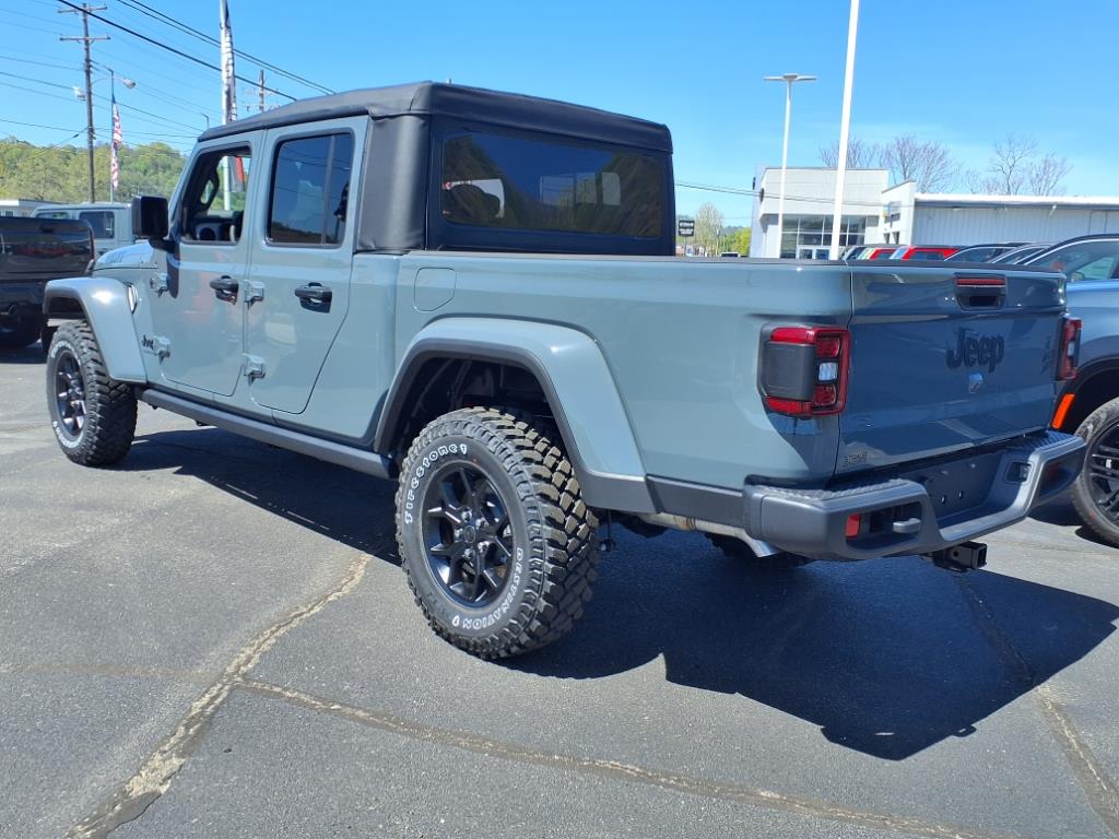 2025 Jeep Gladiator Willys photo 3