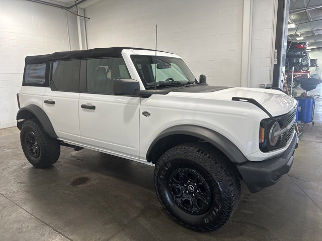 2022 Ford Bronco Base photo 3