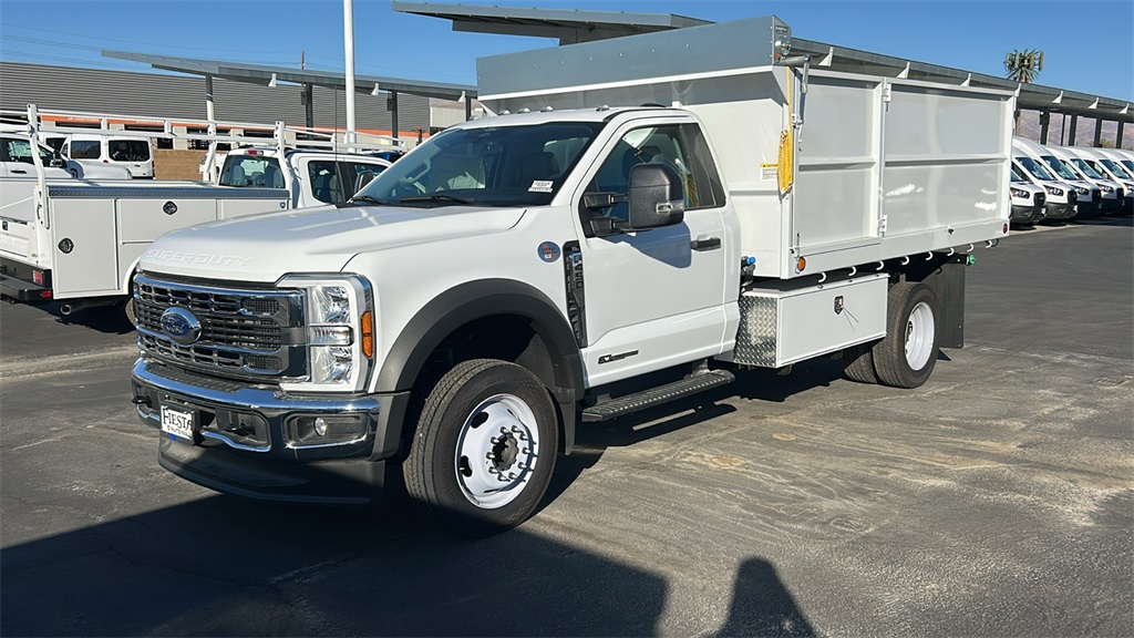 2024 Ford F-450 Super Duty Chassis Cab XL's photo