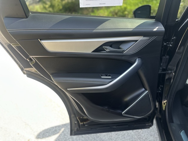 2025 Jaguar F-PACE P250 photo 14