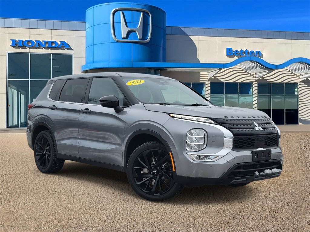 2022 Mitsubishi Outlander Black Edition's photo