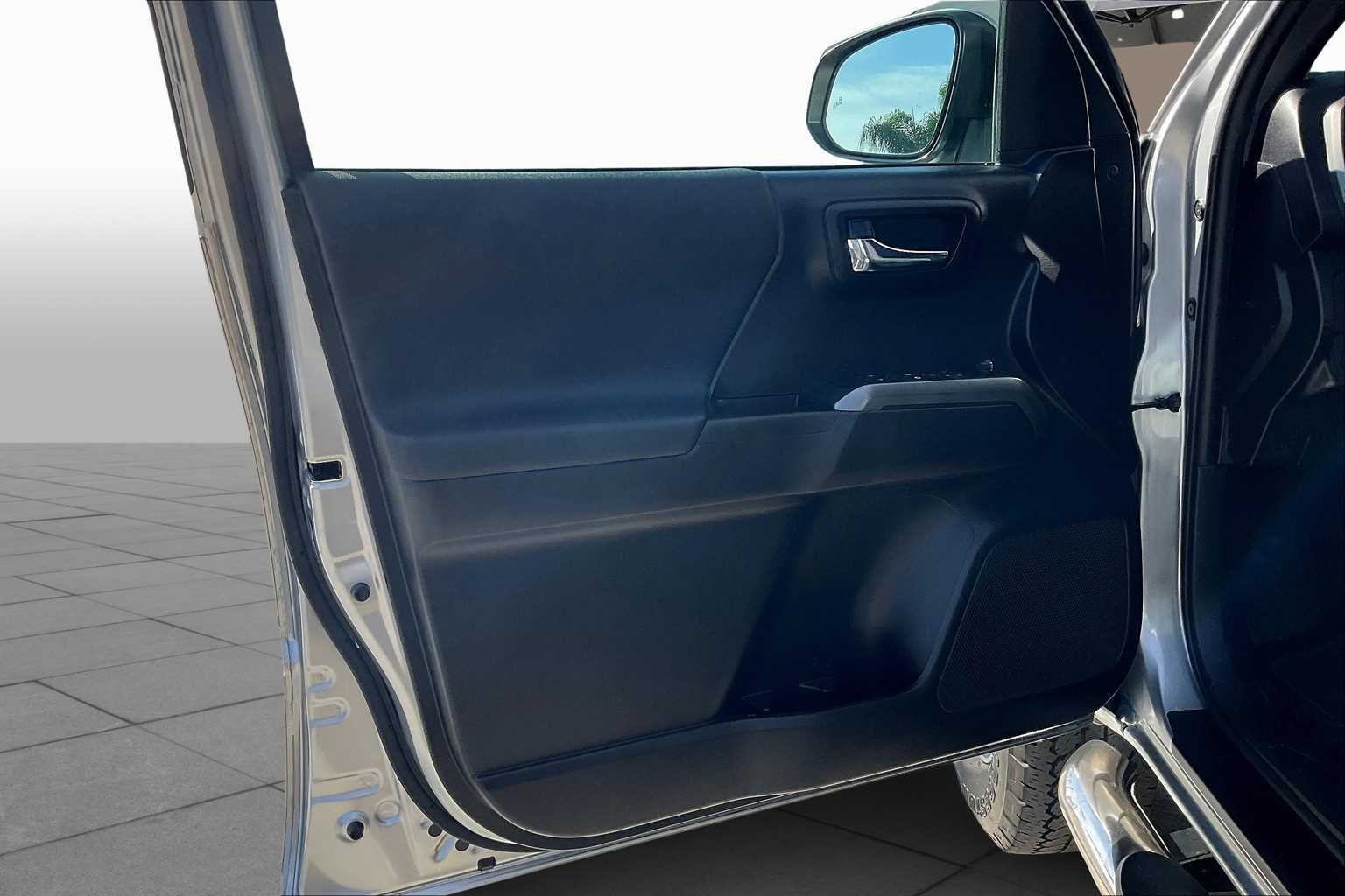 2020 Toyota Tacoma TRD Sport Double Cab V6 photo 19