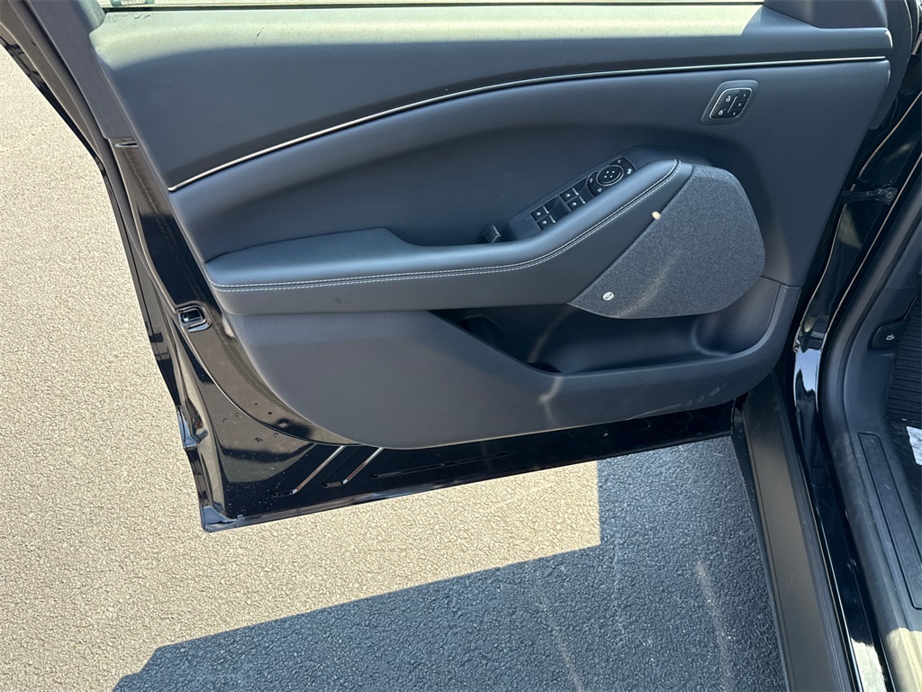 2025 Ford Mustang Mach-E Premium photo 9