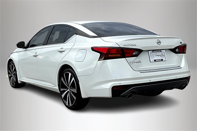 2021 Nissan Altima 2.5 SR photo 2