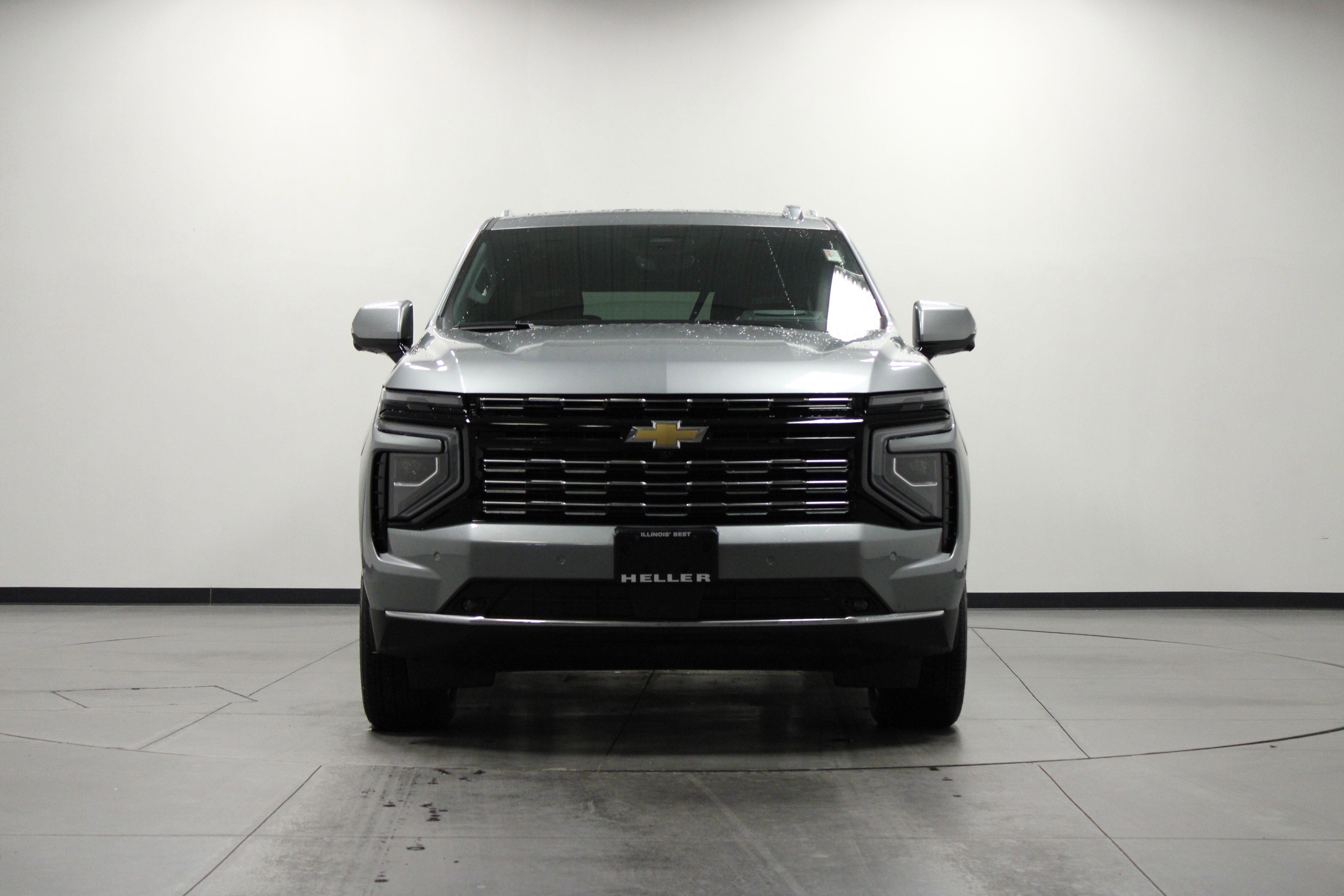 2025 Chevrolet Suburban High Country photo 6