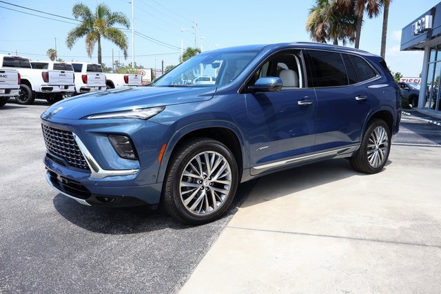 2026 Buick Enclave Avenir photo 4
