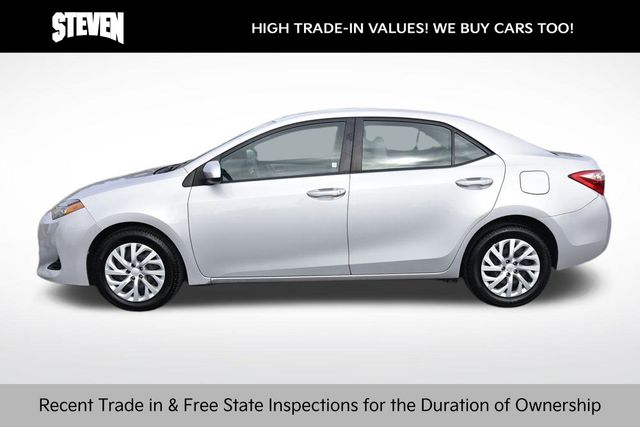 2017 Toyota Corolla LE photo 2