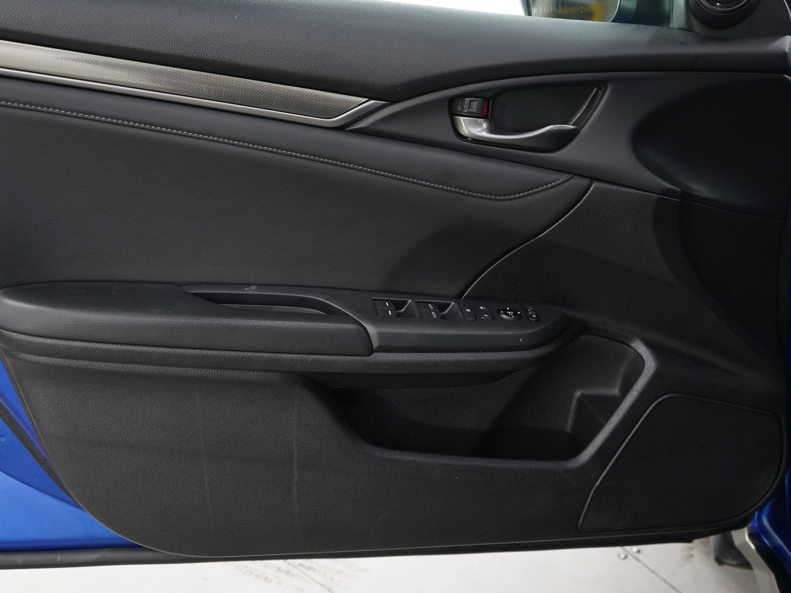 2017 Honda Civic EX-L photo 16