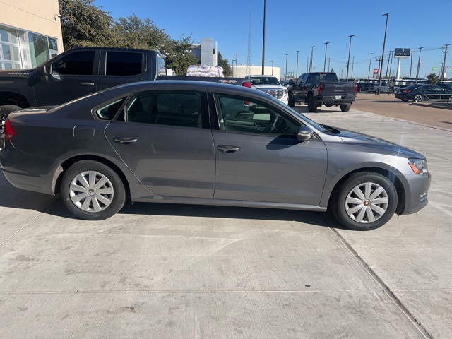 2012 Volkswagen Passat S photo 4