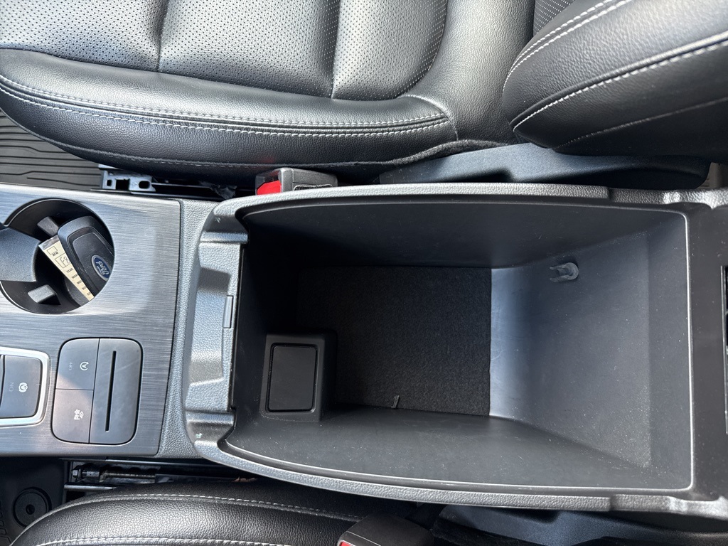 2022 Ford Escape SEL photo 34