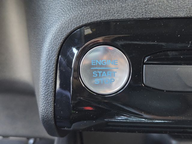 2026 Ford Escape ST-Line photo 17