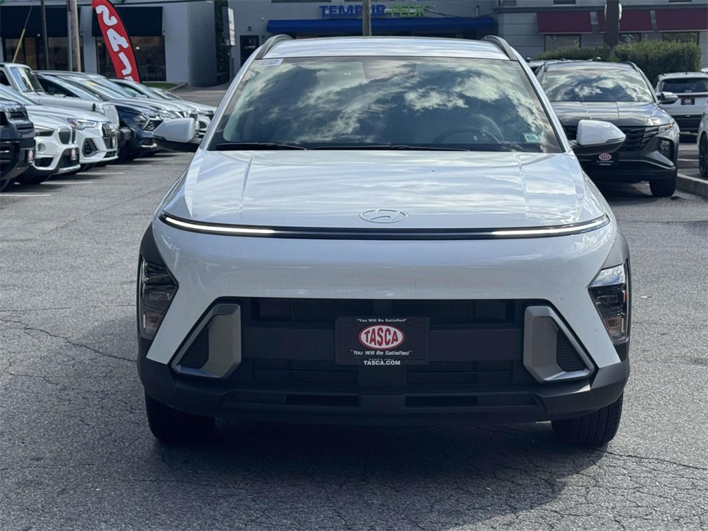 2025 Hyundai Kona SEL photo 2