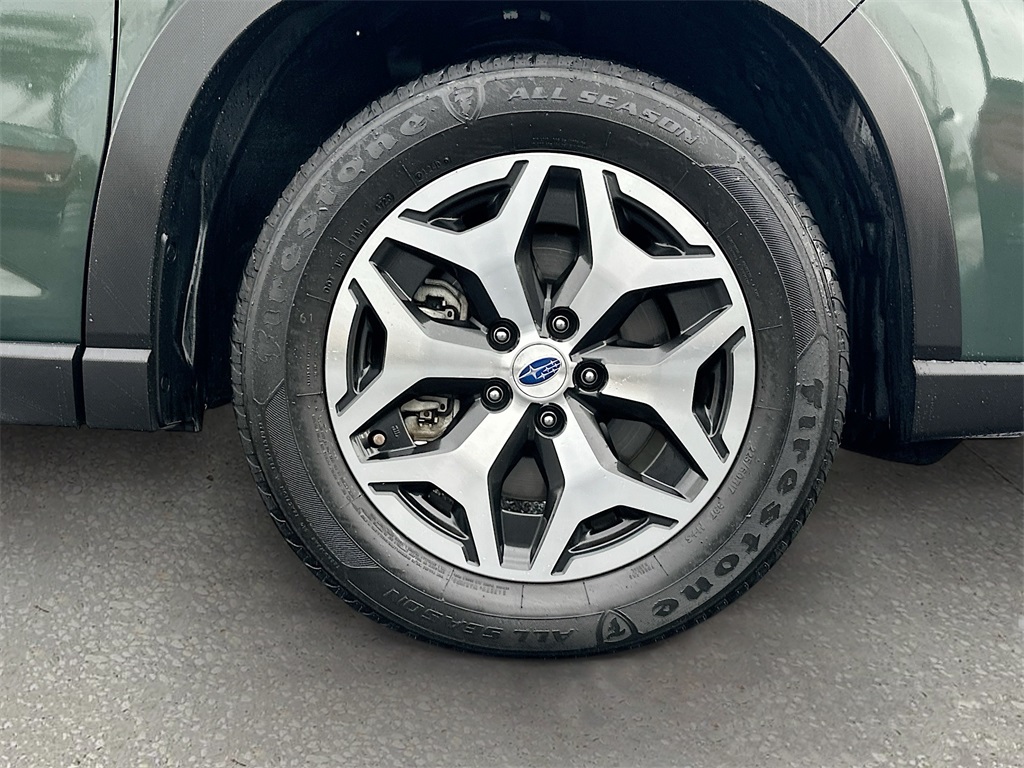 2024 Subaru Forester Premium Base photo 29
